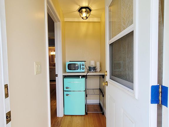 2nd image of 500 Laurel Ave