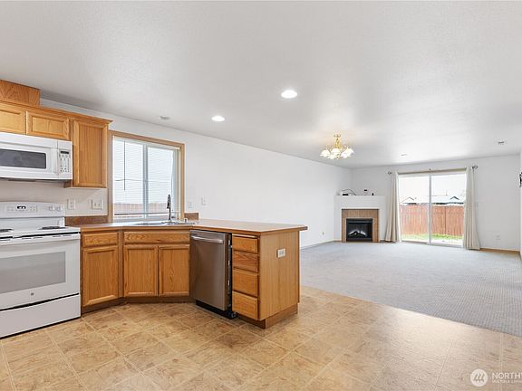 5th image of 416 E Linden Avenue