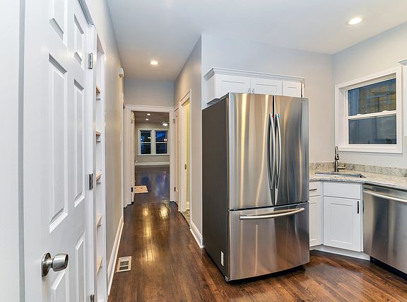 4th image of 1738 N Leclaire Ave