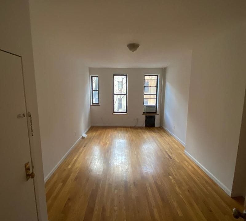 1st image of 310 E 93rd St APT 4W