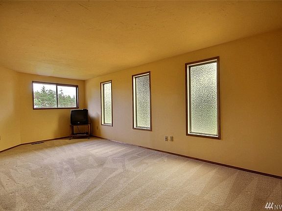Spacious family room!
