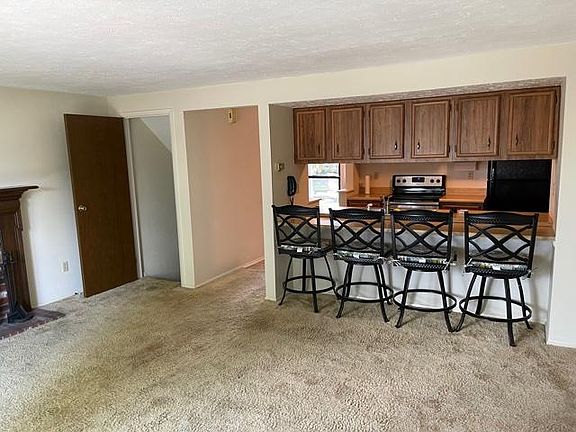 2nd image of 4757 Ledgewood Dr Unit 2A
