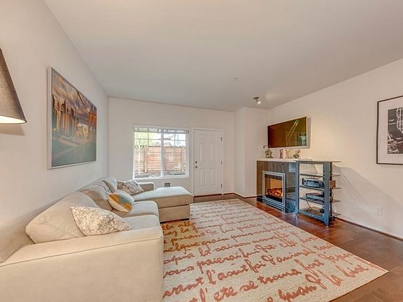 5th image of 10371 156th Pl NE APT 104