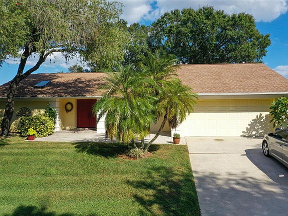 2nd image of 5176R Lake Valencia Blvd E