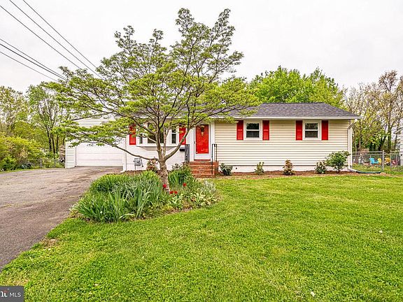 2nd image of 5003 Greenhaven Pl
