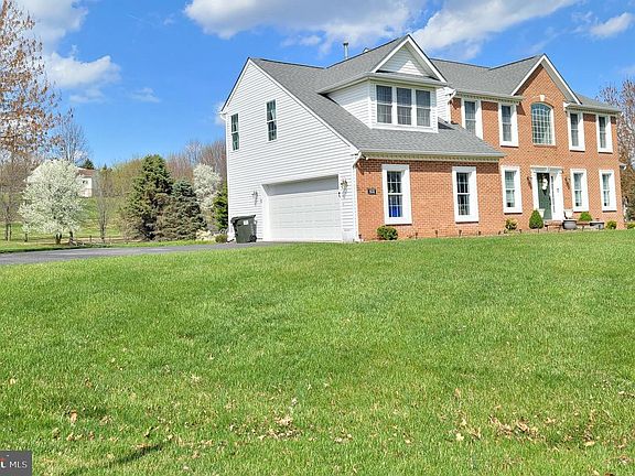 3rd image of 4132 Larson Ln