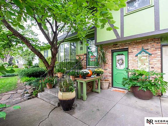 3rd image of 11546 Farnam St