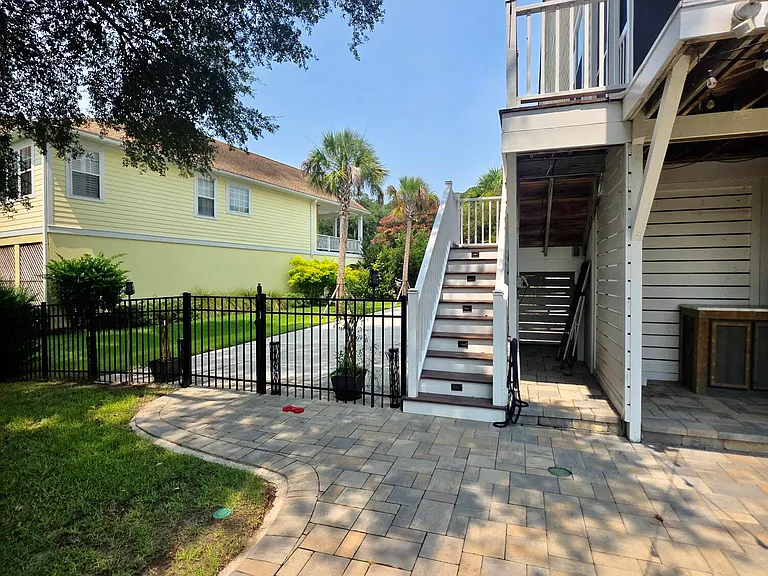 3518 Stockton Dr — Photo 45