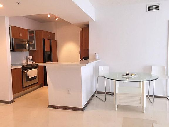 3rd image of 18800 NE 29th Ave APT 1002