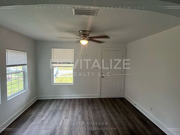 3rd image of 554 Cherokee St