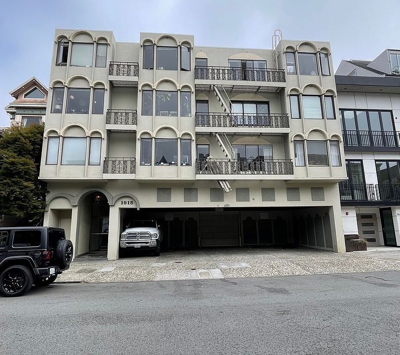 1st image of 1915 Green St #206