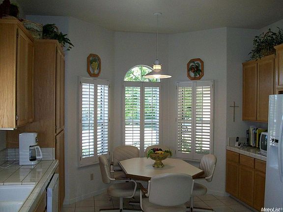 3rd image of 2549 Candlewood Dr