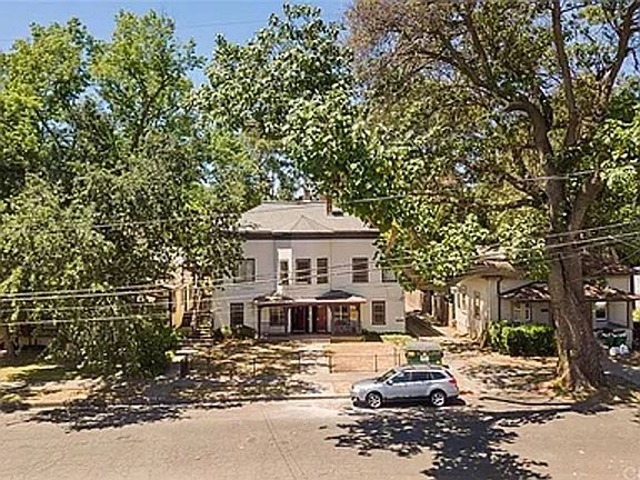 2nd image of 728-734 W 4th St