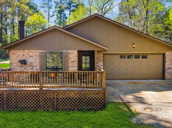 2214 Easley Cir, Huntsville, TX 77320