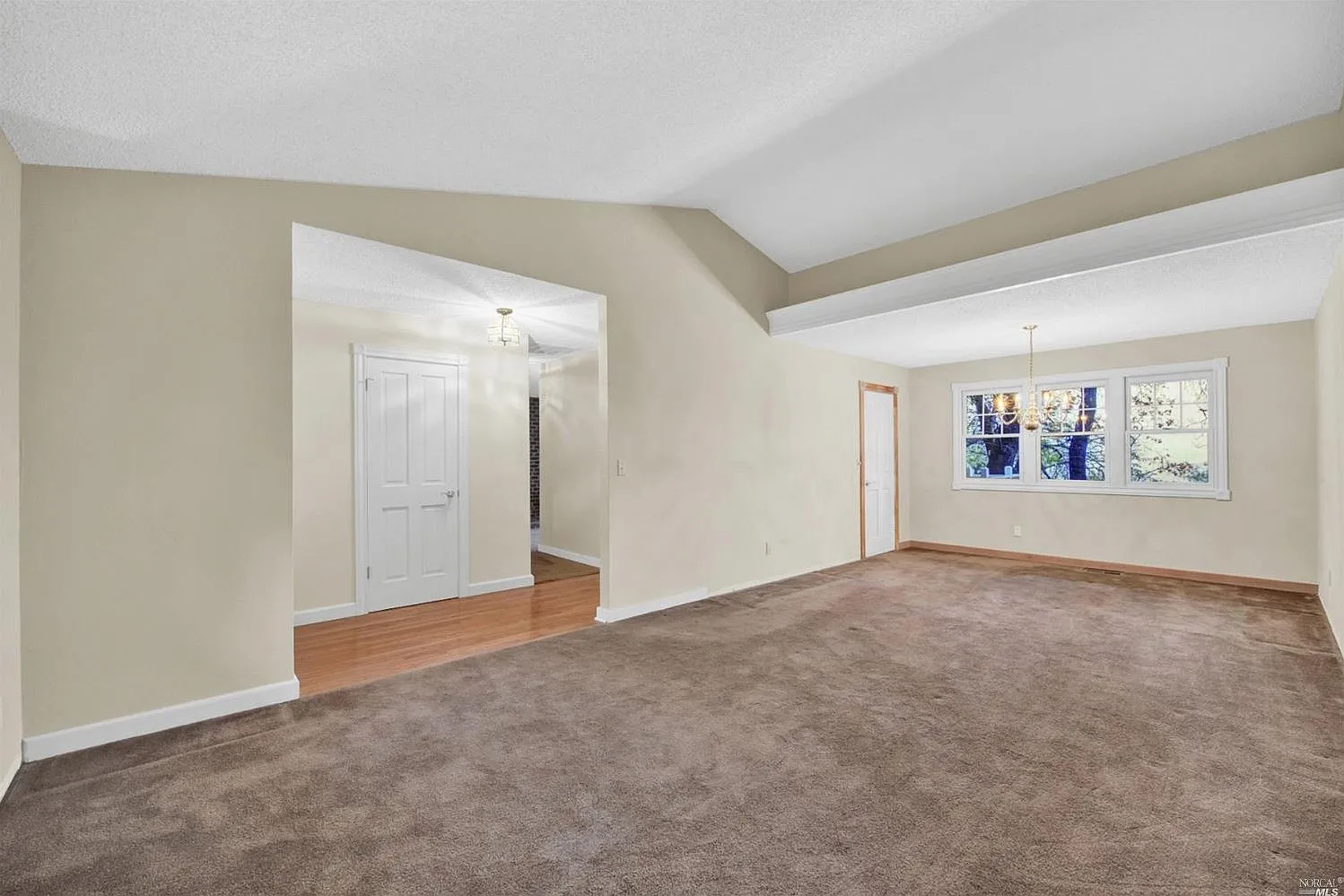 3 bed, 2000 sqft, $3,800 — Photo 4