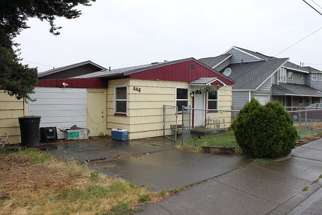 1st image of 446 School Ave