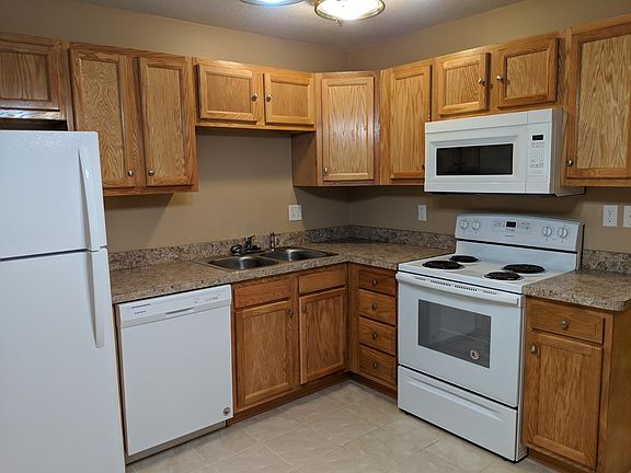 2nd image of 28861 Church St #B