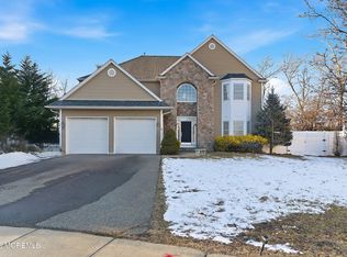 69 Fortune Ct, Toms River, NJ 08755