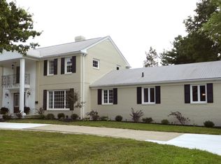 1302 Country Club Dr, Akron, OH 44313