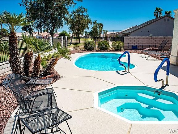 4th image of 5728 S Desert Lakes Dr