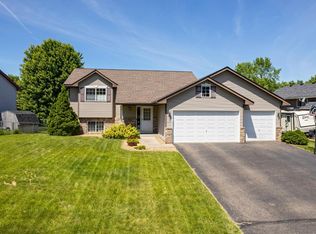 25820 Goldfinch Ave, Wyoming, MN 55092