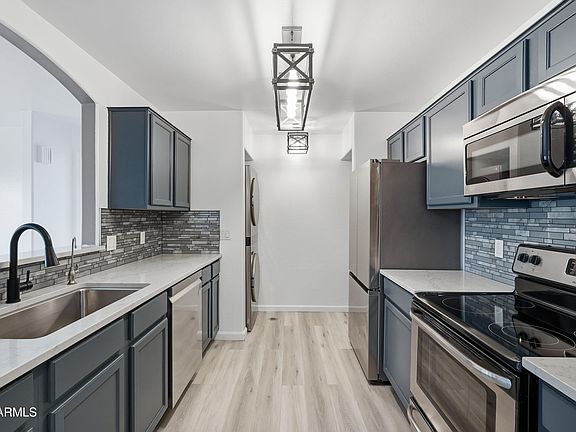 5th image of 2950 W LOUISE Drive #103