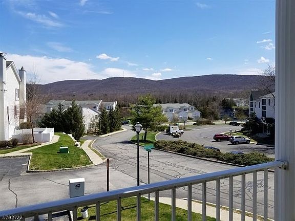 2nd image of 23 Amherst Ct #1012