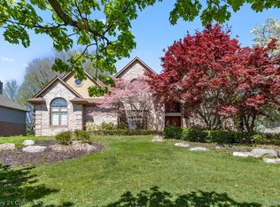 6688 Chelsea Brg, West Bloomfield, MI 48322