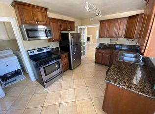 906 W 5th Ave, Escondido, CA 92025