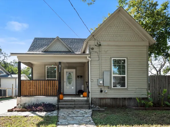 211 N Wood St, Cleburne, TX 76033