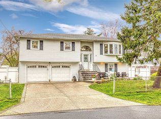 91 Shaw Ave, Islip, NY 11751