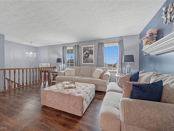 4th image of 702 Perry Dr NW