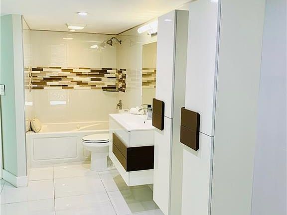 4th image of 3101 N Country Club Dr APT 511