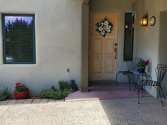 3rd image of 5050 Carriage House Dr