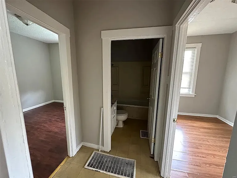 8914 Ramona Ave — Photo 4