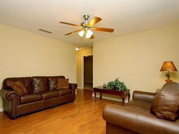 4th image of 4617 Richmond Ave