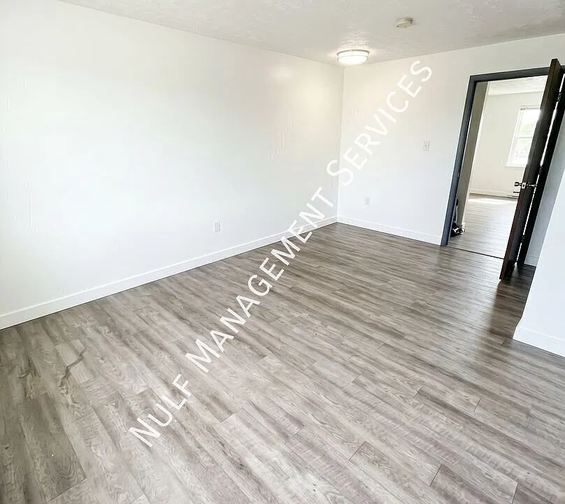 100 E 8th Ave #807-10