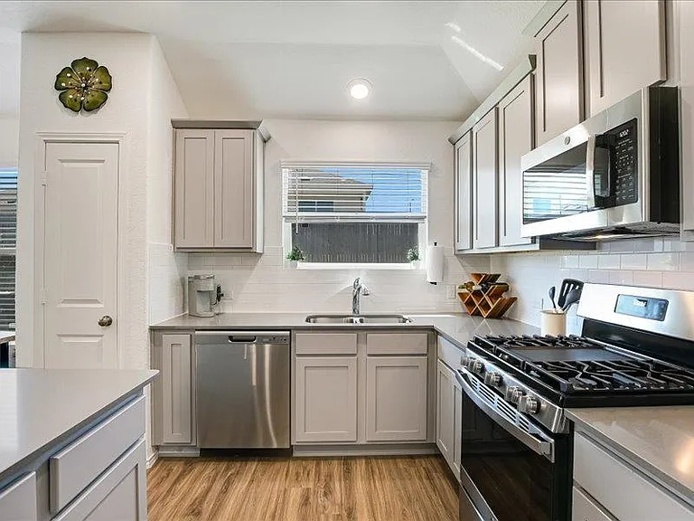 3201 Dusted Daisey St — Photo 8