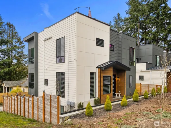 8455 24th Avenue SW #A, Seattle, WA 98106