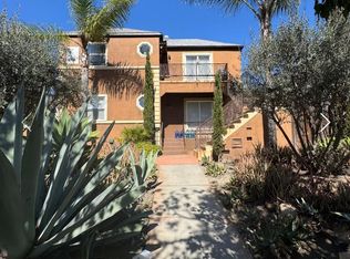 Large upstairs unit, 1 bedroom available in a great area of Los Angeles, Los Angeles, CA 90016