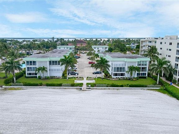 3rd image of 6500 Estero Blvd #D221