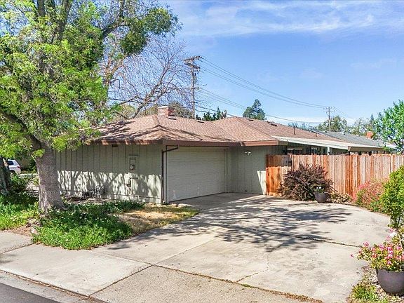 4th image of 1424 Rose Ave