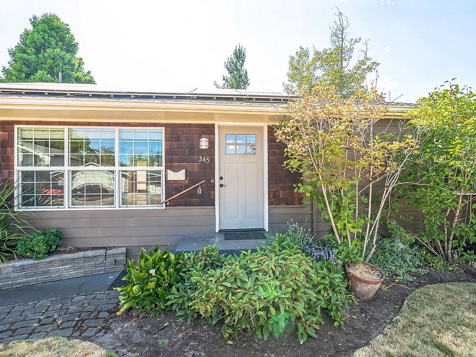 1st image of 345 NE 9th Pl