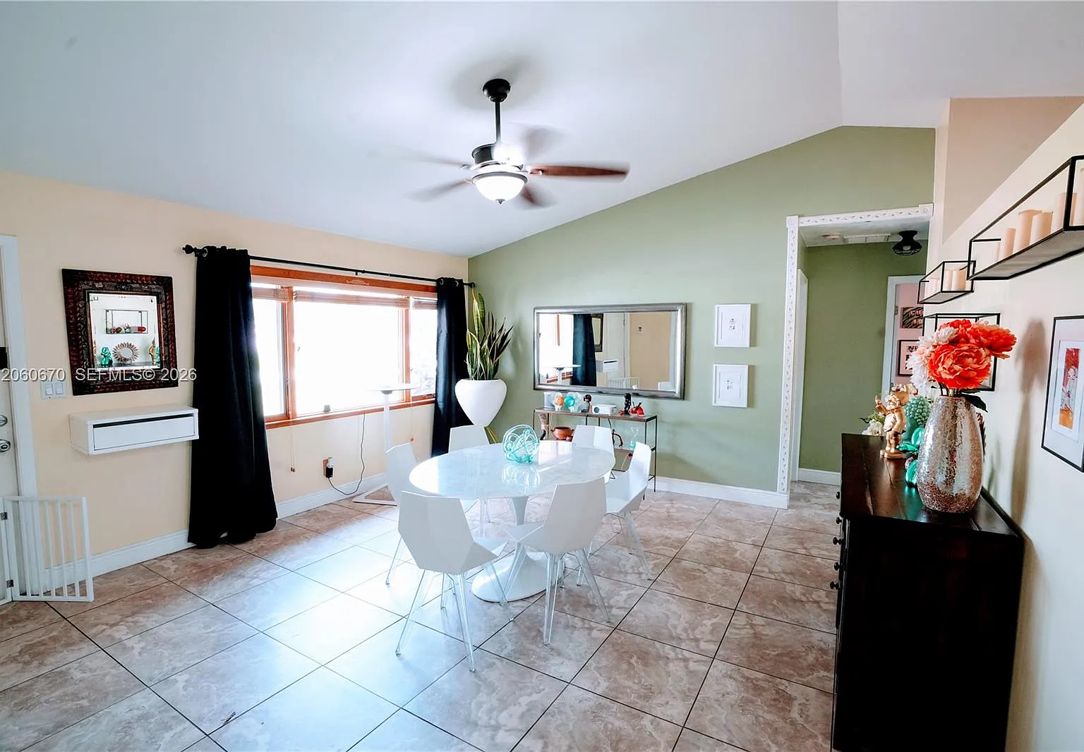 4 bed, 3.0 bath, $2,150 — Photo 2