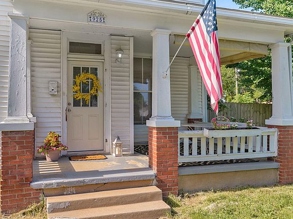 4th image of 925 W Walnut Street