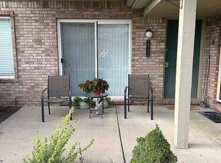 24134 Wedgewood Cir, Warren, MI 48091