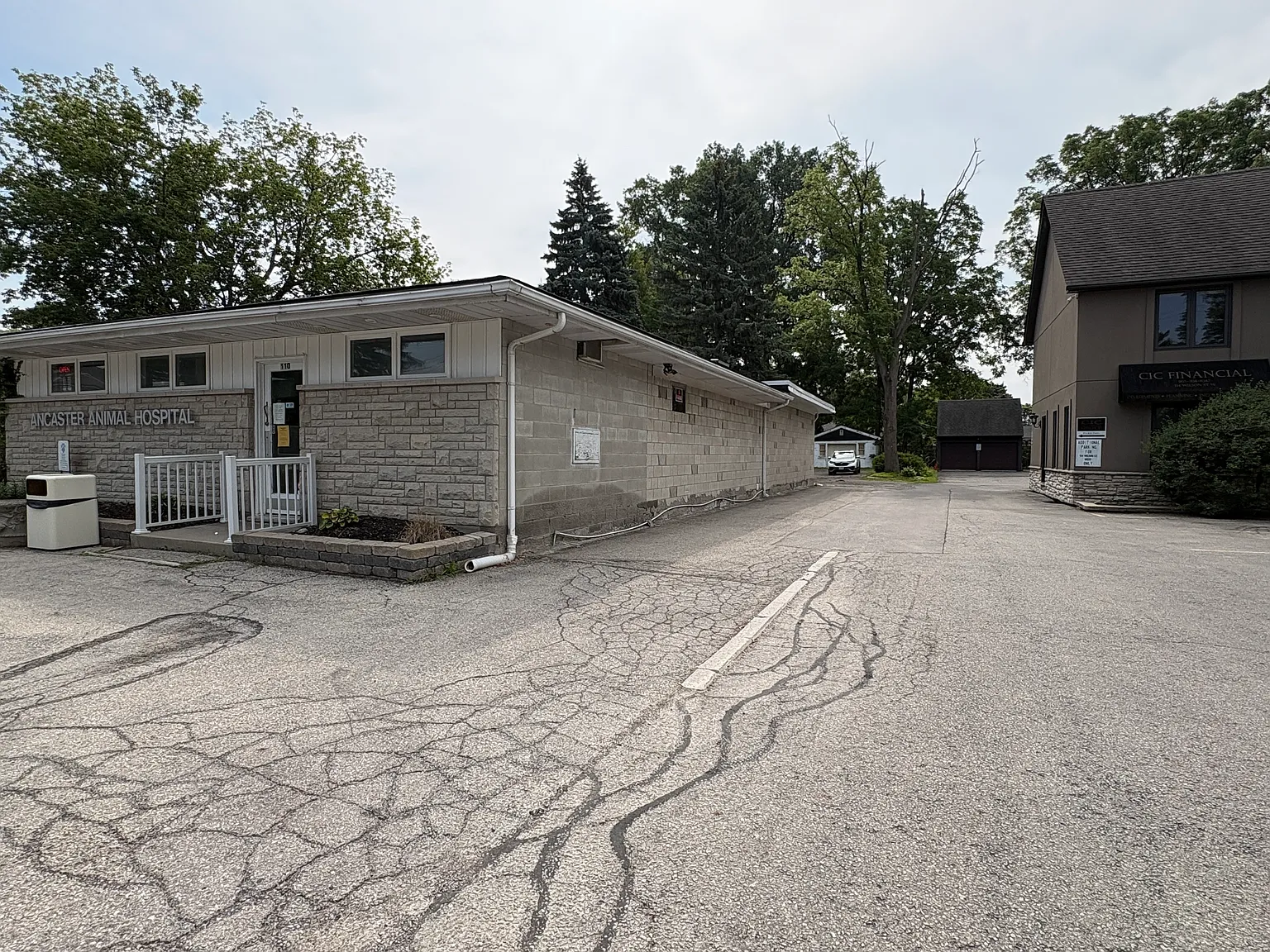 110 Wilson St, Ancaster — Photo 2