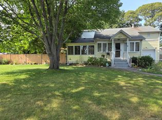 33 Elmwood Avenue, Selden, NY 11784