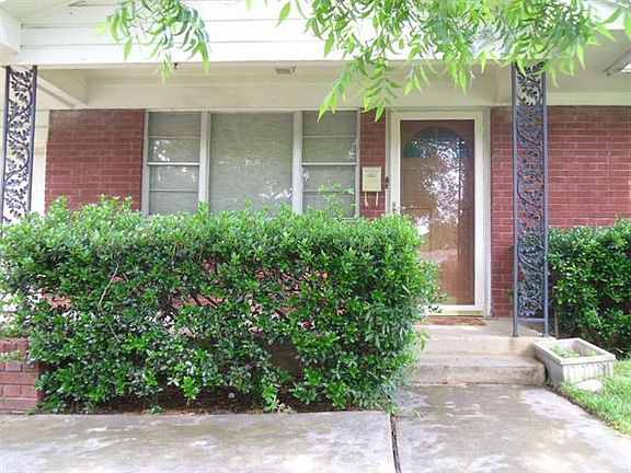 3 bedrooms, 2 bath, 2 car garage, 1 living, 1 dining