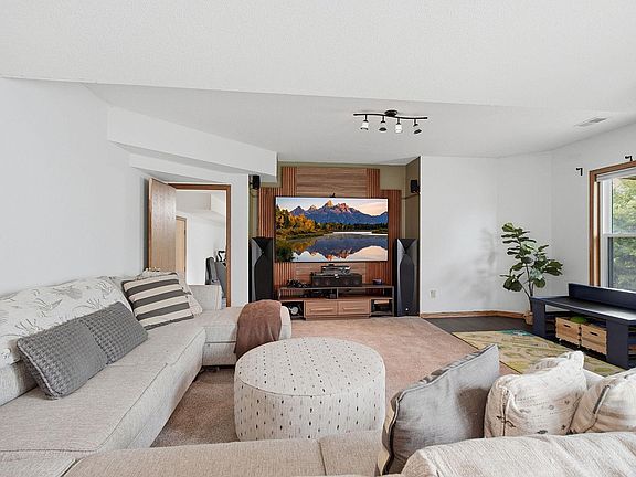 5th image of 20933 Jamestown Ave